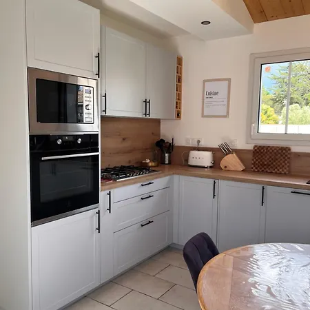 Conviviale A 8 Min De La Pour 10 Personnes Villa Thaire